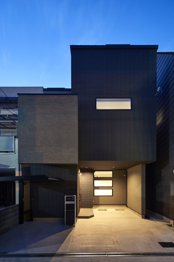 BRIGHT / こだわりの素材と鉄骨階段